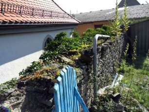 Kirchhofmauer im Südwesten vom Kirchhof