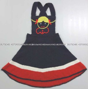 Strickkleid mit Latz