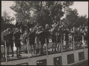 Hitlerjugend auf dem Schulheimschiff "Hans Schemm"