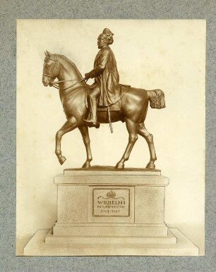 Reiterstandbild für Kaiser Wilhelm I. : Reiterstandbild für Kaiser Wilhelm I.. Stein, Bronze?