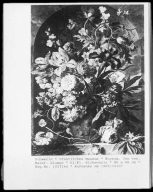 Stillleben mit Blumen und einem Vogelnest