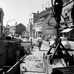 Kanalarbeiten: Hamburger Straße: Vorbereitungen zum Ausbau der Kreuzung mit Schützenstraße und Königstraße (im Hintergrund): Blick nach Südosten