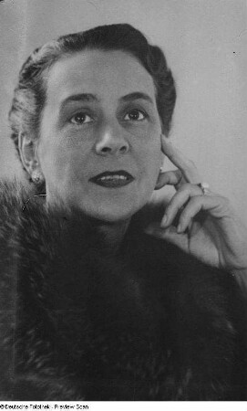 Porträt der Sängerin Prof. Elisa Stünzner