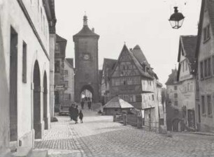 Rothenburg ob der Tauber, Plönlein. Blick nach Süden zum Siebersturm und zum Kobolzeller Tor
