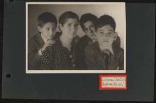 Christiane Zimmer mit drei Söhnen
