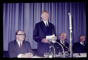 Kanzler-Pressekonferenz 7.5.62.
