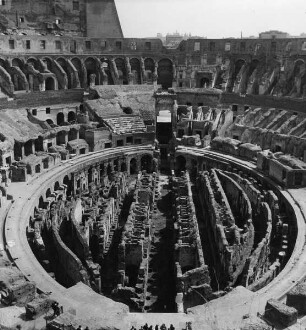 Kolosseum — Amphitheater Innenraum