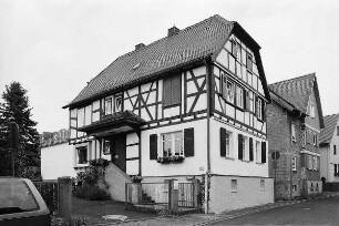 Ev. Pfarrhaus (Wohnhaus); Neu-Anspach, Pfarrgasse 3