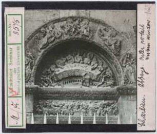 Charlieu: Abtei St. Fortunat, Narthex, Portal, Tympanon mit Abendmahl