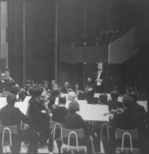 5. Zyklus-Konzert (Franz-Schubert-Zyklus) der Dresdner Philharmonie unter Leitung von Johannes Winkler mit Magdalena Rezler als Solistin (F. Schubert: Sinfonie Nr. 1; M. Karlowicz: Violinkonzert A-Dur op. 8; F. Mendelssohn Bartholdy: 4. Sinfonie). Kulturpalast Dresden, 07.02.1979