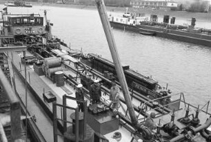 Wasserschutzpolizei Baden-Württemberg Revier Karlsruhe in der Werftstraße 8 a mit Posten im Ölhafen Karlsruhe
