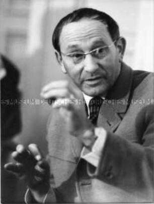 Prof. Hans-Georg Stengel
