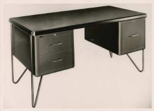 Pohlschröder Schreibtisch "3673 fg" von Georg Leowald
