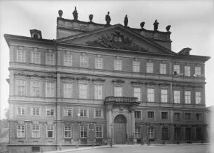 Palais Lobkowitz & Palais Přehořovsky & Haus Nr. 347