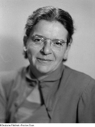 Porträt Frau mit Brille