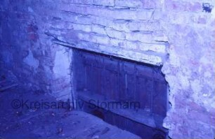 Blumendorf: Gut: westliches Torhaus: Innenansicht: Fenster in Nordwand