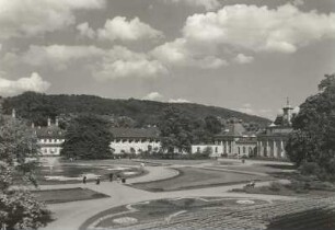 Dresden-Pillnitz. Schlosspark. Blick zum Bergpalais