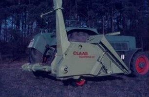 Fotografie: Erntetechnik, Silomais, Maishäcksler angebaut