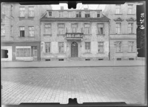 Potsdam, Hegelallee 42. Wohnhaus. Straßenfront