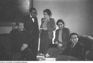 Besuch der griechischen Schriftstellerin Melpo Axioti