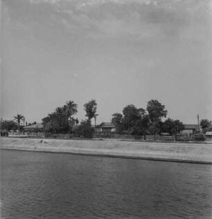 Ufer : Blick zum Ufer des Sueskanals bei El Quantara