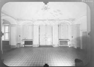 Schloss Oberlichtenau, Inneres, Eingangshalle
