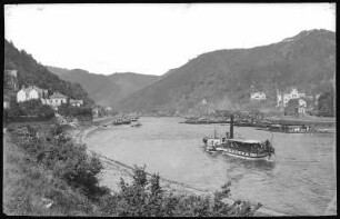 Bodenbach-Tetschen. Blick nach Obergrund. Schützenhaus : Tetschen-Bodenbach. Blick nach Obergrund und Schützenhaus über die Elbe mit Raddampfer "Bastei" (1896; Werft Blasewitz)
