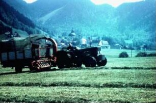 Fotografie: Futtererntetechnik, Grassilage, Häckselladewagen