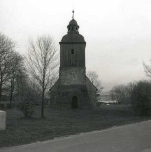 Kemmen. Dorfkirche (1401/1500, Turmaufsatz um 1650). Ansicht von Westen