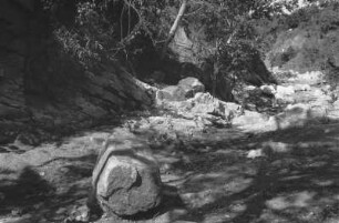 Flußbett : Blick durch ein ausgetrocknetes Flussbett bei Kilosa.