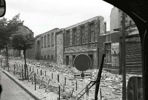 Berlin: Häuserabriss an der Mauer Bernauer Straße