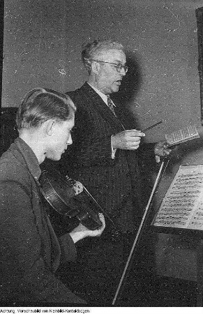 Dresden. Hochschule für Musik "Carl Maria von Weber", u.a. Gebäude der Hochschule, Unterricht, Porträt Carl Maria von Weber, Dezember 1953