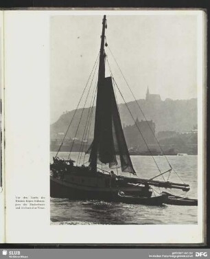 Fischerboote vor den Inseln des Rheins