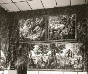 Pförten (heute Brody/Polen). Schloss. Großer Saal mit Tapisserien aus Aubusson