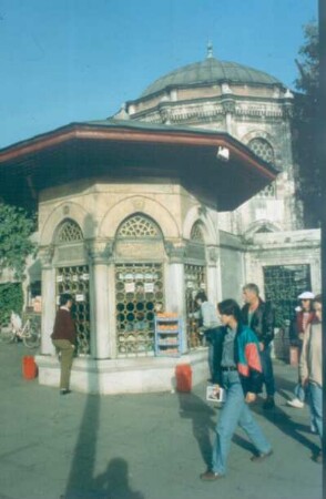 Istanbul. Ehemaliges Brunnenhaus, jetzt Kiosk