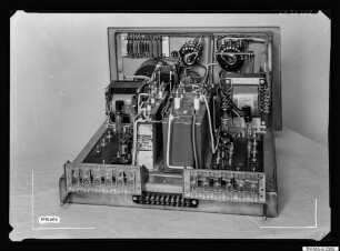 Einschub eines nicht näher bezeichneten Geräts, Bild 4, Foto 1961