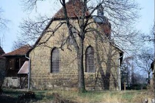 Ostgiebel der Kirche