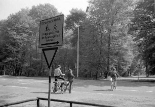 Forderung der CDU-Fraktion zum Bau einer Fußgängerbrücke über den Adenauerring in Höhe der Hagsfelder Allee
