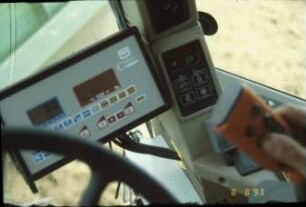 Fotografie: Precision Farming, Ertragsmessung, Mähdrescher selbstfahrend, Datenerfassung, Getreide, Ertragskartierung, Terminal