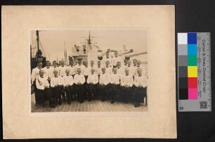 [Foto von Kapitänen/Kommandanten/Besatzungsmitgliedern]