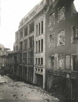 Dresden. Ruine der Sächsischen Landeskreditbank (früher Deutsche Bank, Galeriestraße)