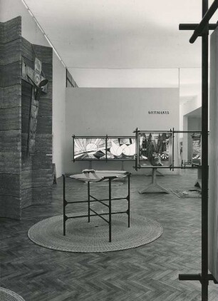 X. Triennale Mailand, Deutsche Abt., Taufschale, Kruzifix und Glasfenster