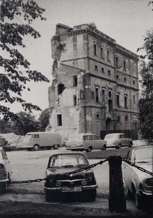 Zerstörungen Zweiter Weltkrieg - Stadtgebiet. Badisches Staatstheater. (früher Badisches Landestheater)