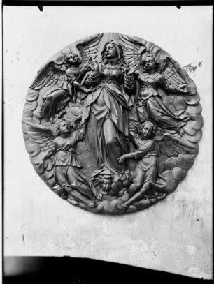 Jungingen Katholische Pfarrkirche Sankt Sylvester Nördlicher Seitenaltar Relief Himmelfahrt Maria (um 1592) von Joachim Taubenschmied