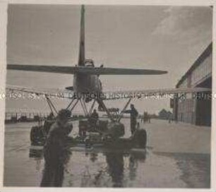 Wehrmachtssoldaten, Flugzeuge