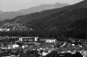 Freiburg: Vom Schlossberg auf Messe und Stadthalle