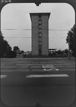 Dresden-Altstadt, Gerhart-Hauptmann-Straße 1. Bürogebäude (1958-1960; A. Gottfried, G. Wolf und Kollektiv). Seitenansicht (von der Tiergartenstraße)