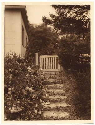 Garten Franz Epstein, Berlin-Zehlendorf: Treppe und Gartentür