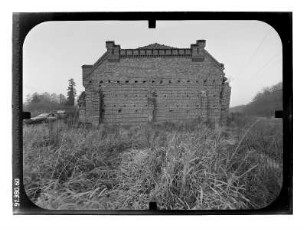 Plattenburg. Burganlage (Erwähnung 1319). Wirtschaftsgebäude. Giebelfront