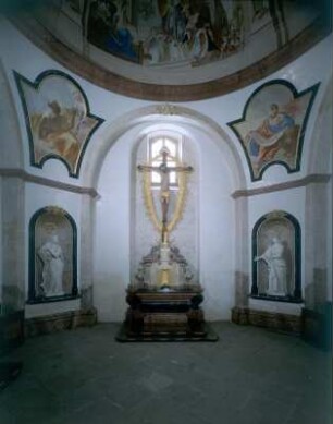 Ostritz. Zisterzienserinnenabtei Klosterstift St. Marienthal (um 1230 gegründet). Kreuz- und Michaelis-Kapelle (1756 geweiht). Inneres mit Kreuzaltar (um 1515)